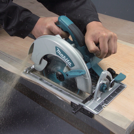 Makita Пила дисковая 5008MG (1800Вт, 210х30 мм, пропил 75.5 мм)